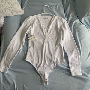 Aritzia contour bodysuit in the color white
